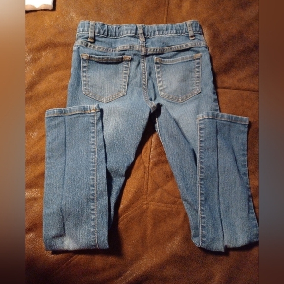 CHILDRENS BRAND JEANS, SIZE 10, WITH BETWEEN BRAND, LONG SLEEVE WHITE TO… - Picture 4 of 4